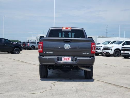 Granite Crystal Metallic Clearcoat 2024 RAM 2500 Laramie