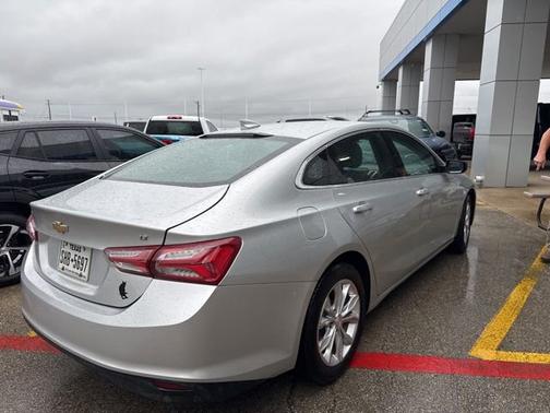 Silver Ice Metallic 2019 Chevrolet Malibu LT