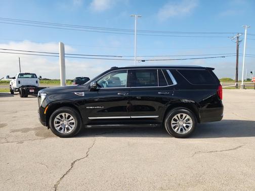 Onyx Black 2025 GMC Yukon Denali