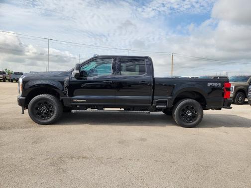 Agate Black Metallic 2026 Ford F-250 LARIAT