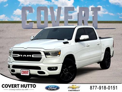 Bright White Clearcoat 2019 RAM 1500 Big Horn