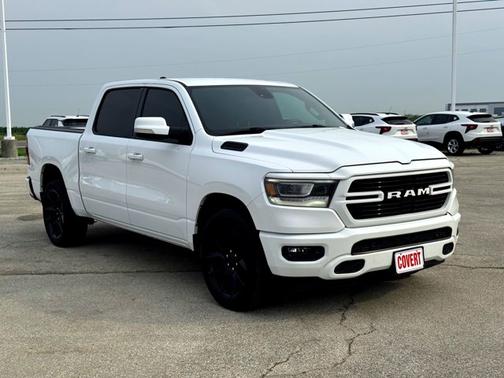 Bright White Clearcoat 2019 RAM 1500 Big Horn