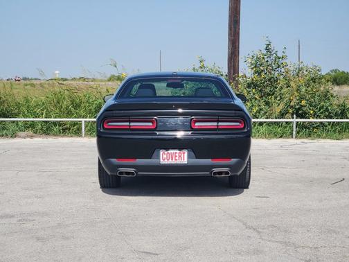 Pitch Black Clearcoat 2022 Dodge Challenger SXT