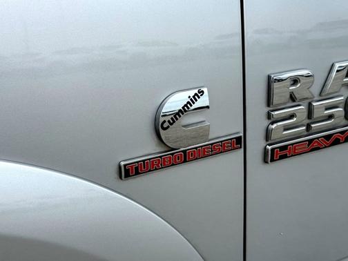 Bright Silver Metallic Clearcoat 2018 RAM 2500 Lone Star