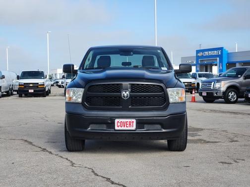 Diamond Black Crystal Pearlcoat 2019 RAM 1500 Classic Tradesman