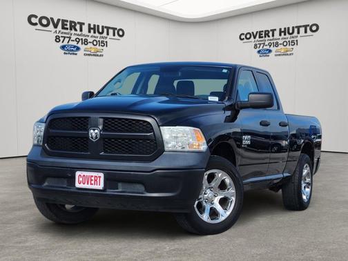 Diamond Black Crystal Pearlcoat 2019 RAM 1500 Classic Tradesman