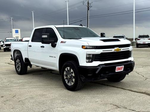 Summit White 2024 Chevrolet Silverado 2500 Custom
