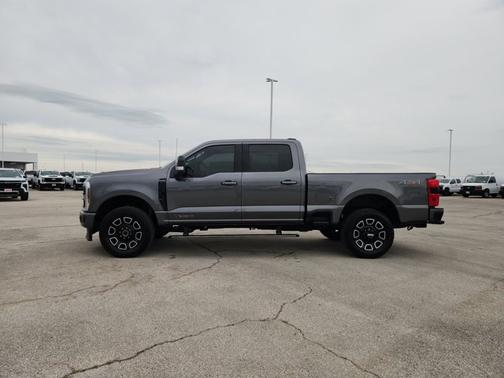 2025 Ford F-250 Platinum