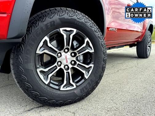 2025 GMC Canyon 4WD AT4