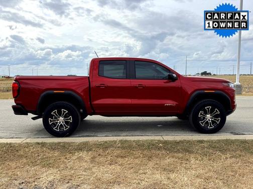 2025 GMC Canyon 4WD AT4