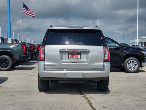 Quicksilver Metallic 2018 GMC Yukon Denali