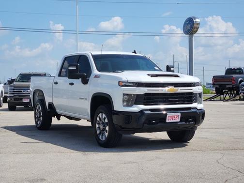 Summit White 2024 Chevrolet Silverado 2500 Custom