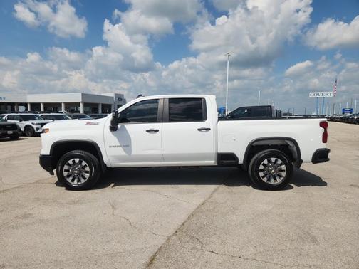 Summit White 2024 Chevrolet Silverado 2500 Custom