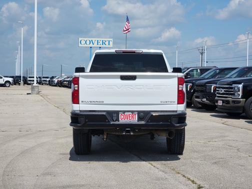 Summit White 2024 Chevrolet Silverado 2500 Custom