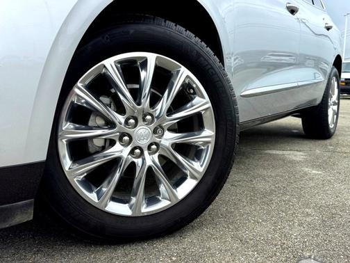 Quicksilver Metallic 2018 Buick Enclave Premium
