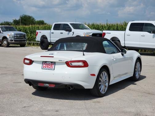 Brillante White 2020 FIAT 124 Spider Lusso
