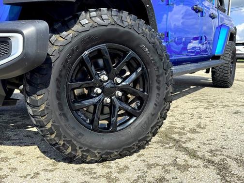 Hydro Blue Pearlcoat 2021 Jeep Gladiator Sport S