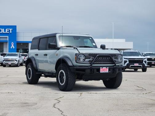 Gray 2024 Ford Bronco Badlands
