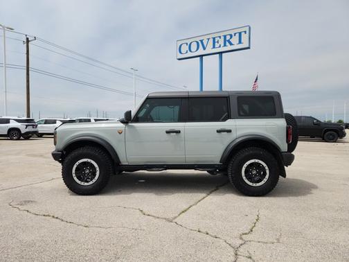 Gray 2024 Ford Bronco Badlands