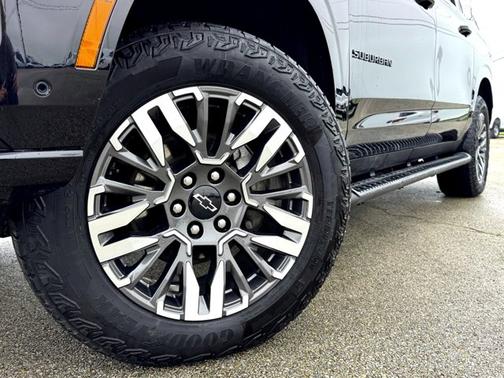 Black 2025 Chevrolet Suburban Z71