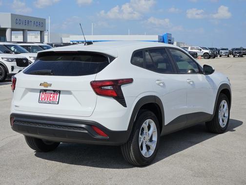 Summit White 2026 Chevrolet Trax LS