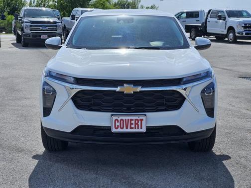 Summit White 2026 Chevrolet Trax LS