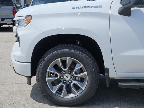 Summit White 2026 Chevrolet Silverado 1500 RST
