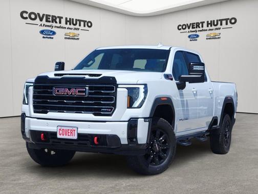 Summit White 2025 GMC Sierra 2500 AT4