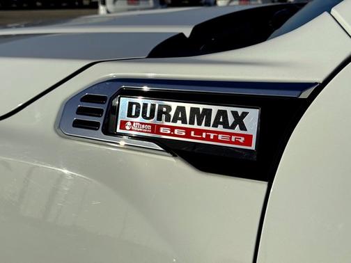 Summit White 2024 GMC Sierra 2500 Pro