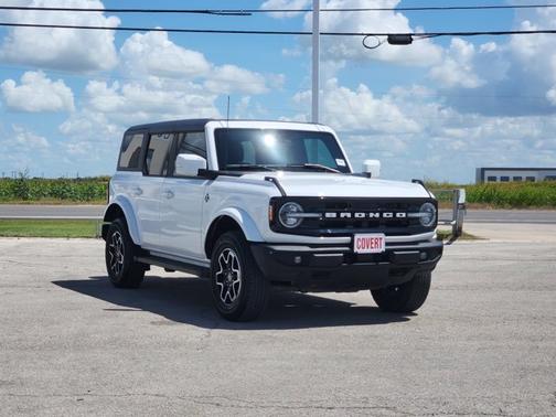 White 2024 Ford Bronco Outer Banks