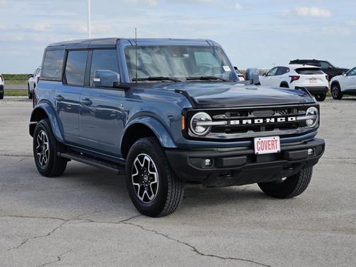 Blue 2024 Ford Bronco Outer Banks