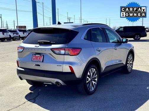 2022 Ford Escape Titanium Hybrid