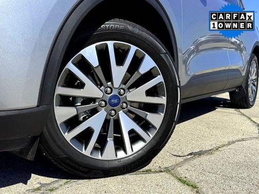 2022 Ford Escape Titanium Hybrid