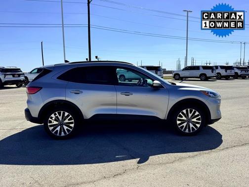 2022 Ford Escape Titanium Hybrid