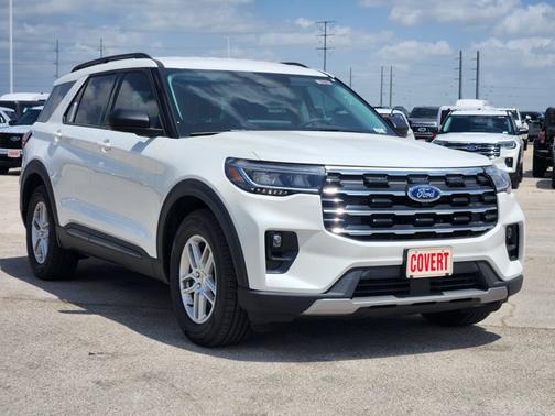 Star White Metallic Tri-Coat 2026 Ford Explorer Active