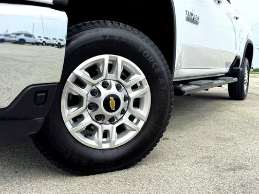 Summit White 2025 Chevrolet Silverado 2500 LT