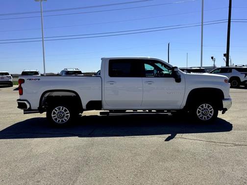Summit White 2025 Chevrolet Silverado 2500 LT