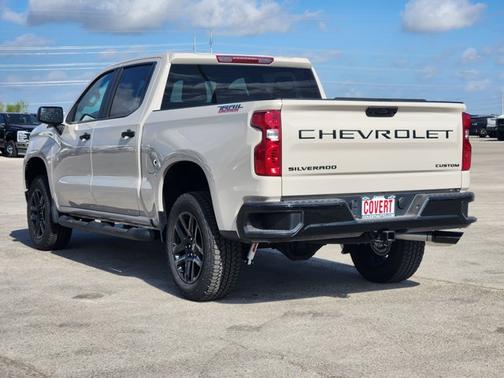 White Sands 2026 Chevrolet Silverado 1500 Custom Trail Boss