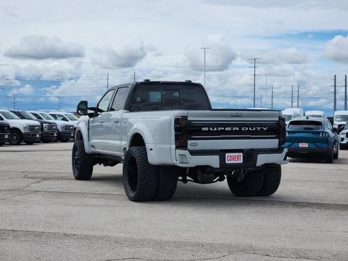 Avalanche 2026 Ford F-450 Platinum