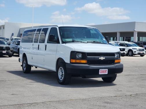 Summit White 2015 Chevrolet Express 3500 LS