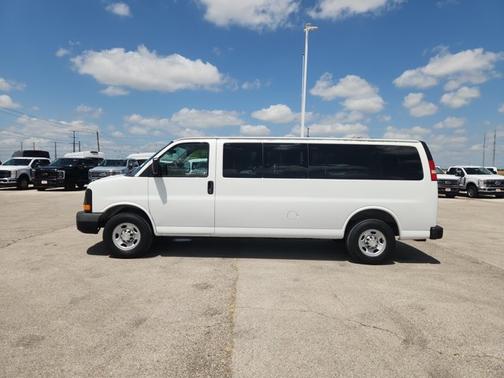 Summit White 2015 Chevrolet Express 3500 LS