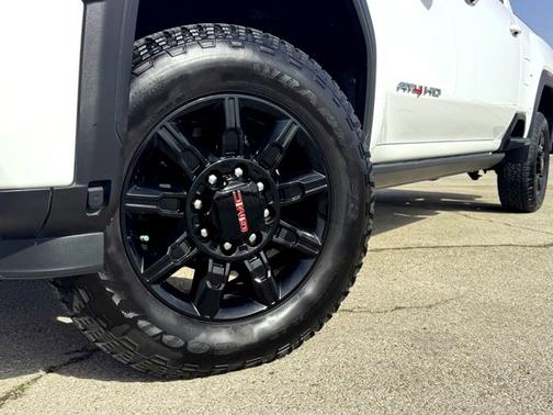 2024 GMC Sierra 2500 AT4