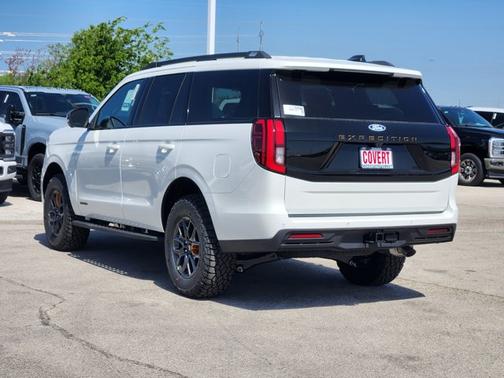 Star White Metallic Tri-Coat 2027 Ford Expedition Tremor