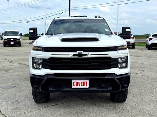 Summit White 2024 Chevrolet Silverado 2500 Custom
