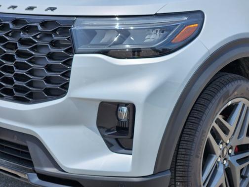 Space White Metallic 2026 Ford Explorer ST-Line