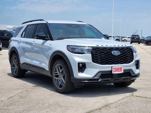 Space White Metallic 2026 Ford Explorer ST-Line