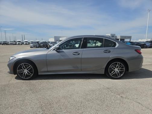 Gray 2024 BMW 330 330i