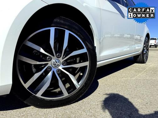 2015 Volkswagen Golf TSI SE 4-Door