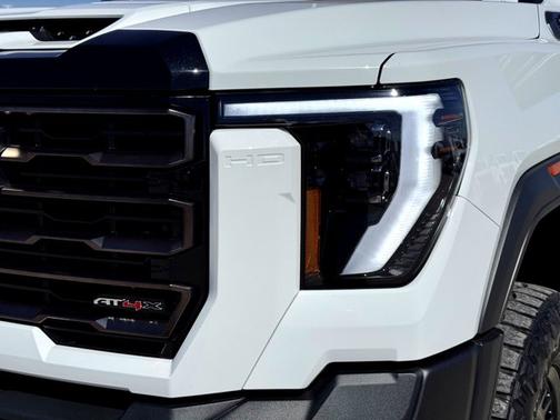 Summit White 2024 GMC Sierra 2500 AT4X
