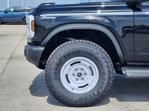 Shadow Black 2026 Ford Bronco Heritage Edition